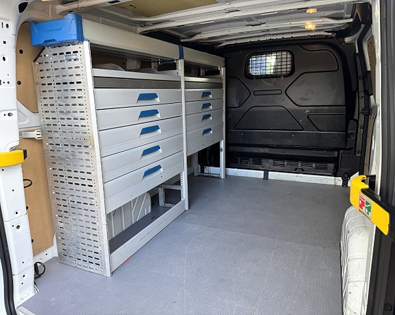 Ford Transit Custom 14 of 19