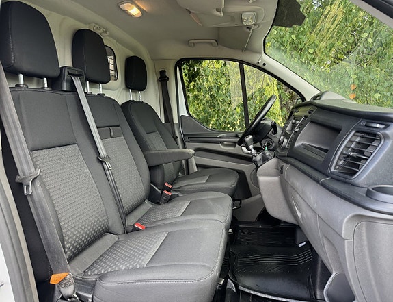 Ford Transit Custom 9 of 19