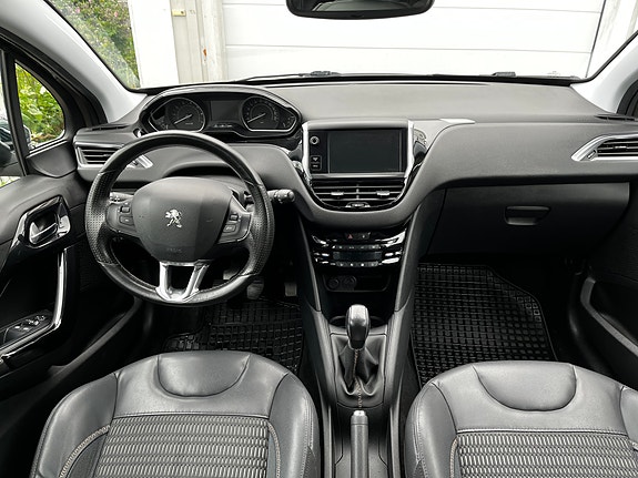 Peugeot 208 6 of 8