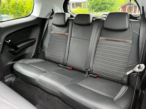 Peugeot 208 7 of 8