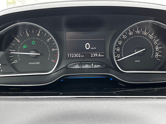Peugeot 208 8 of 8