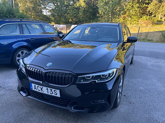 BMW 330e 27 of 30