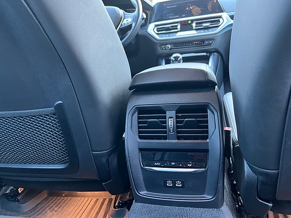 BMW 330e 8 of 30