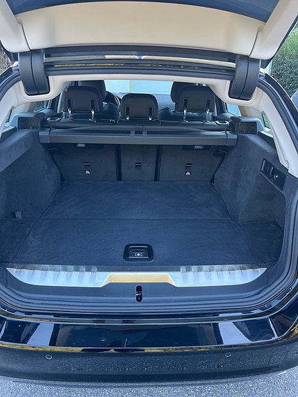 BMW 330e 11 of 30