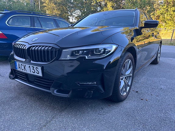 BMW 330e 25 of 30