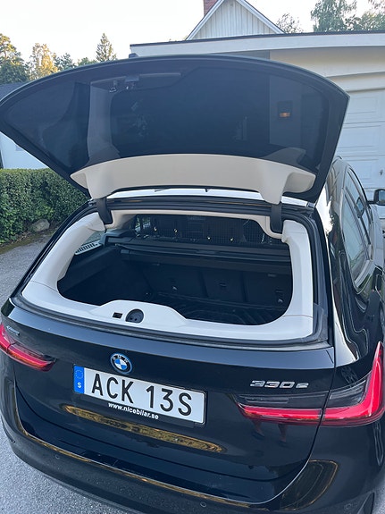 BMW 330e 13 of 30