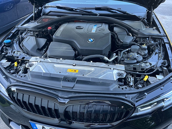 BMW 330e 10 of 30