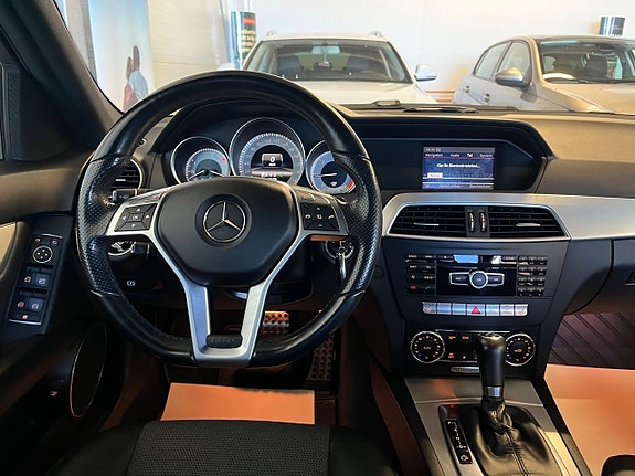 Mercedes-Benz C220 13 of 19