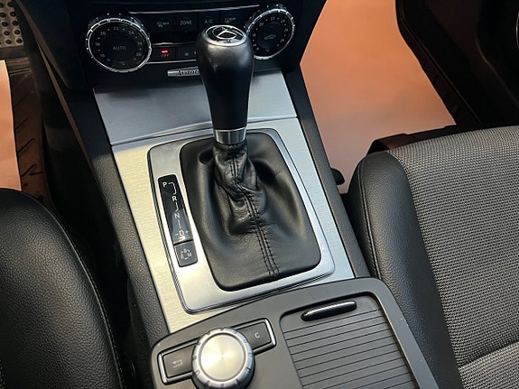 Mercedes-Benz C220 19 of 19