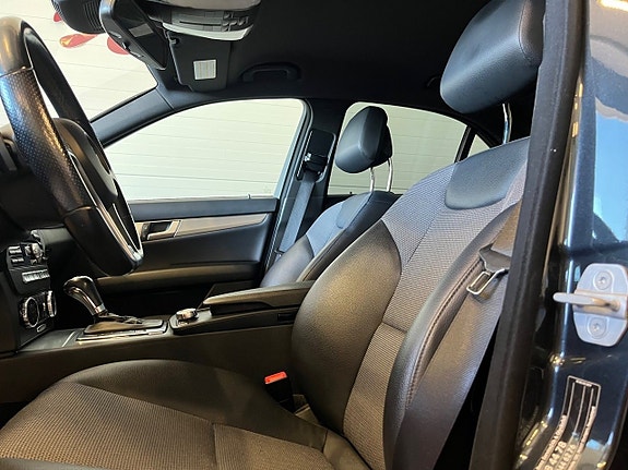 Mercedes-Benz C220 15 of 19