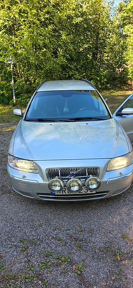 Volvo V70 4 of 15