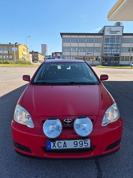 Toyota Corolla 3 of 5