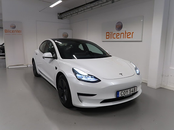 Tesla Model 3 4 of 5
