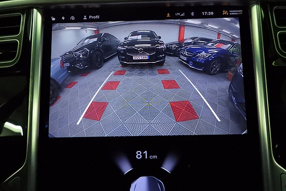 Tesla Model X 29 of 30
