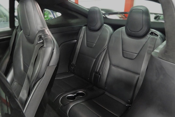 Tesla Model X 24 of 30