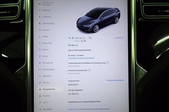 Tesla Model X 26 of 30