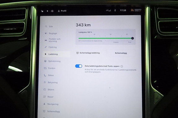 Tesla Model X 25 of 30