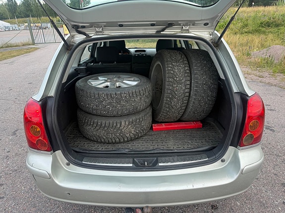 Toyota Avensis 10 of 24