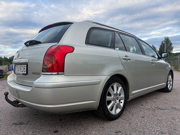 Toyota Avensis 12 of 24