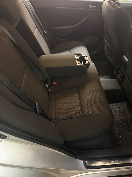 Toyota Avensis 19 of 24