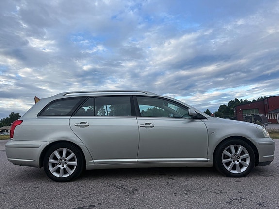 Toyota Avensis 13 of 24