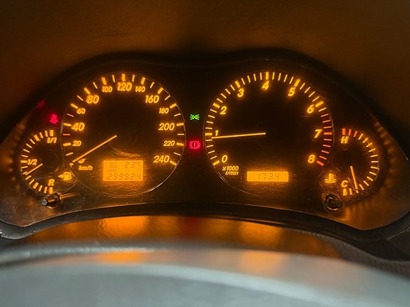 Toyota Avensis 24 of 24