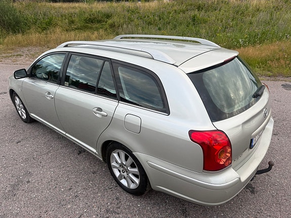 Toyota Avensis 7 of 24
