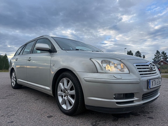 Toyota Avensis 15 of 24