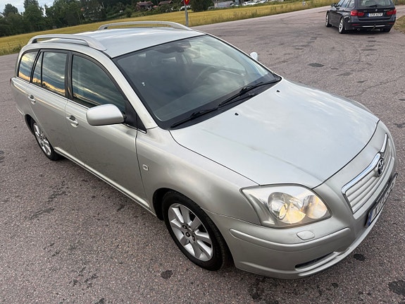 Toyota Avensis 14 of 24
