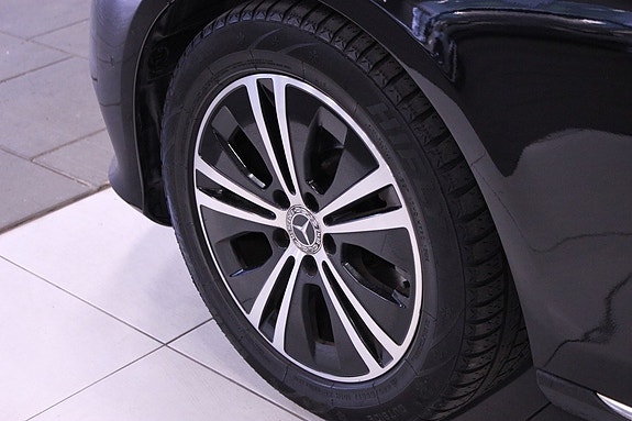 Mercedes-Benz E220 28 of 30