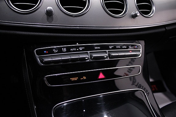 Mercedes-Benz E220 24 of 30