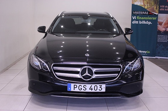 Mercedes-Benz E220 5 of 5