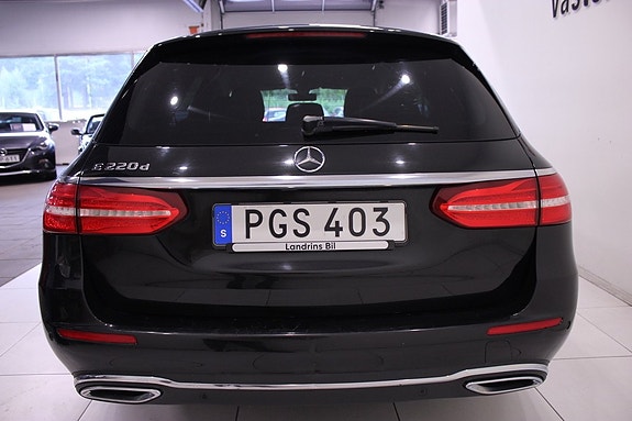 Mercedes-Benz E220 9 of 30