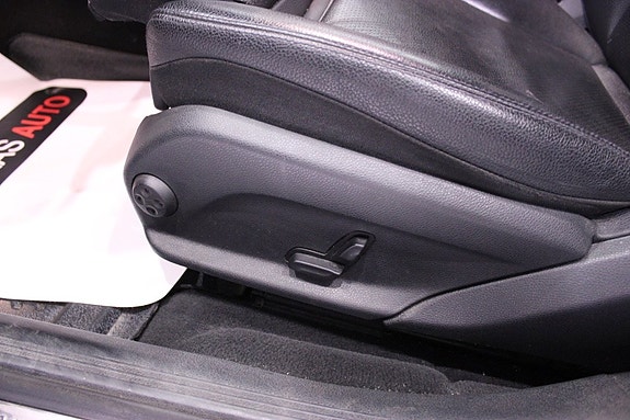 Mercedes-Benz E220 16 of 30