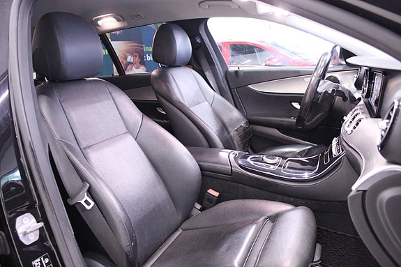 Mercedes-Benz E220 18 of 30
