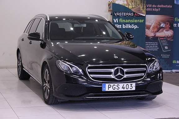 Mercedes-Benz E220 4 of 5