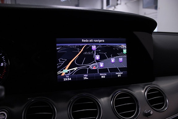 Mercedes-Benz E220 11 of 30