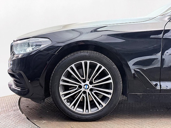 BMW 520d 10 of 30