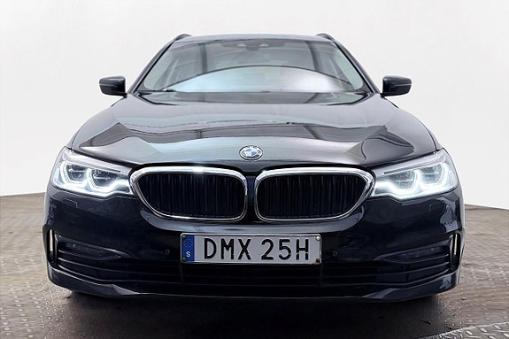 BMW 520d 3 of 5