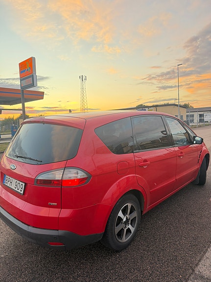 Ford S-MAX 3 of 5