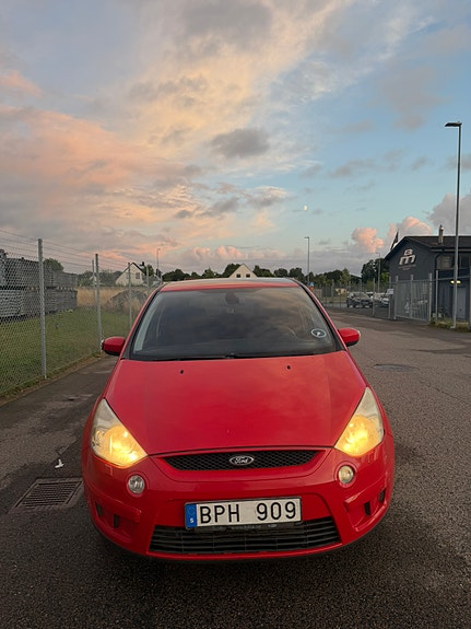 Ford S-MAX 4 of 5