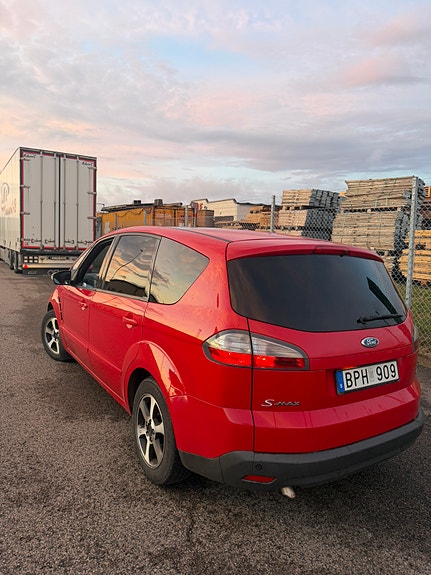 Ford S-MAX 2 of 5