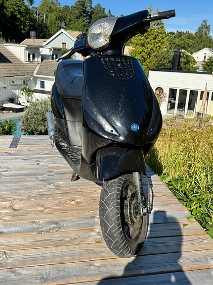 Piaggio Zip 2 of 6