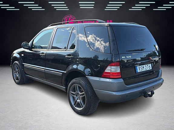 Mercedes-Benz ML320 9 of 23