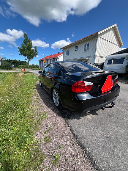 BMW 320i 6 of 6