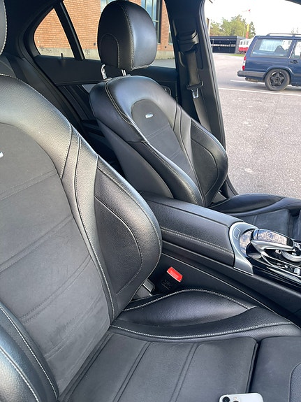 Mercedes-Benz C63 9 of 11