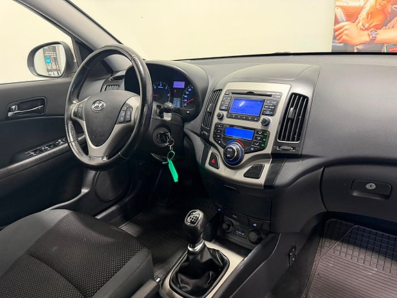 Hyundai i30 2 of 5