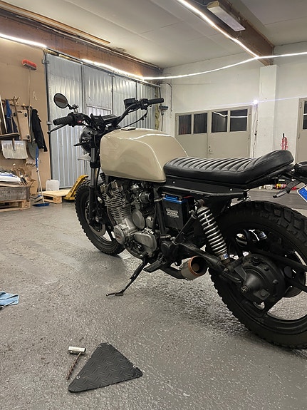 Yamaha XJ900 3 of 5