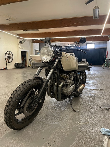 Yamaha XJ900 4 of 5