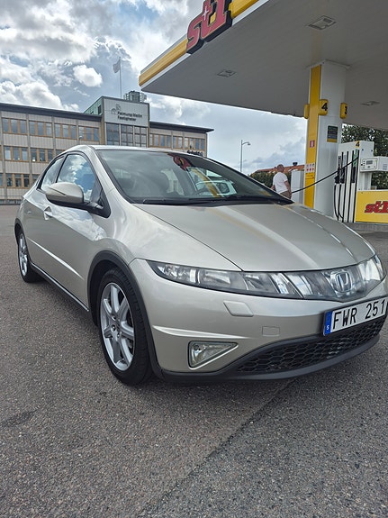 Honda Civic 2 of 5